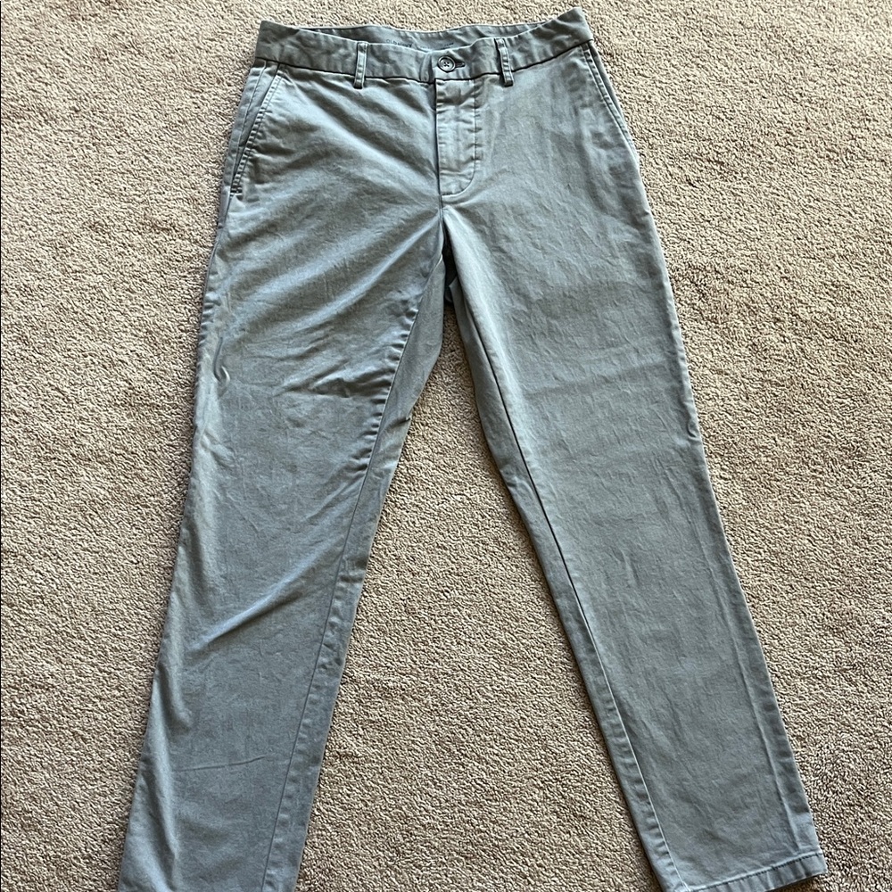 Old Navy Men's Light Gray Chinos